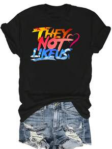 Camiseta "They Don't Like Us" Unisex de verano, casual, transpirable, de personalidad, cuello redondo, manga corta, ropa de calle, versátil, adecuada para adolescentes y adultos - Negro - Ver 1