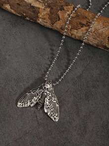 Vintage Gothic Style New Skull & Moth Pendant Necklace, Retro European & American Animal Charm Necklace For Men And Women