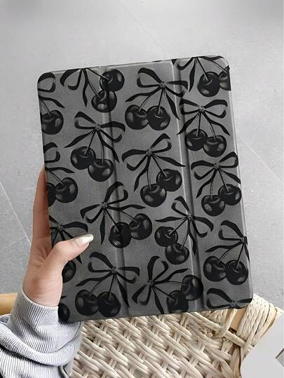 1pcs Classic Element Black Bow Cherry Tablet Case Sleep Wake Compatible With IPad Mini 6/9.7/10.2/10.5/Air 4/Air 5/10th/10.9/Pro 11 Inch/Air 11(M2)/Pro 11(M4) 2024 And GalaxyTab S6LITE 10.4/A7 LITE/A8/A9+/S7/S8/S9/S9FE/S10/S7+ 12.4/S8+ 12.4/S9+ 12.4/S9FE+ 12.4 Transparent Bottom Case TPU PU Material Tri-Fold Flip Leather Case With Pen Slot, Stand Up