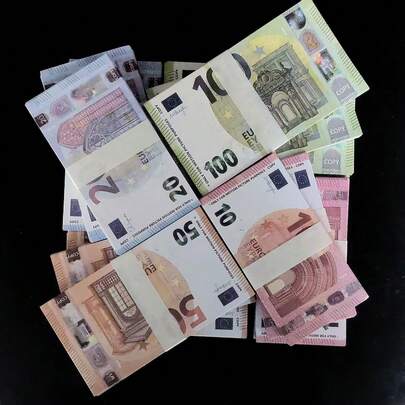 50 Stücke Standard Größe Replik 5 €, 10,5 €, 10 €, 20 €, 50 € Falschgeld Requisiten Papier Origami Requisiten, Europäische Form Gedenk Display Requisiten Papier, Europäische Film Requisiten Papier, Valentinstag Origami Requisiten, Film Zauber Requisiten Euro, perfekt für: Valentinstag Geschenke, Party Dekorationen, Bar Events, Film & Theater Requisiten