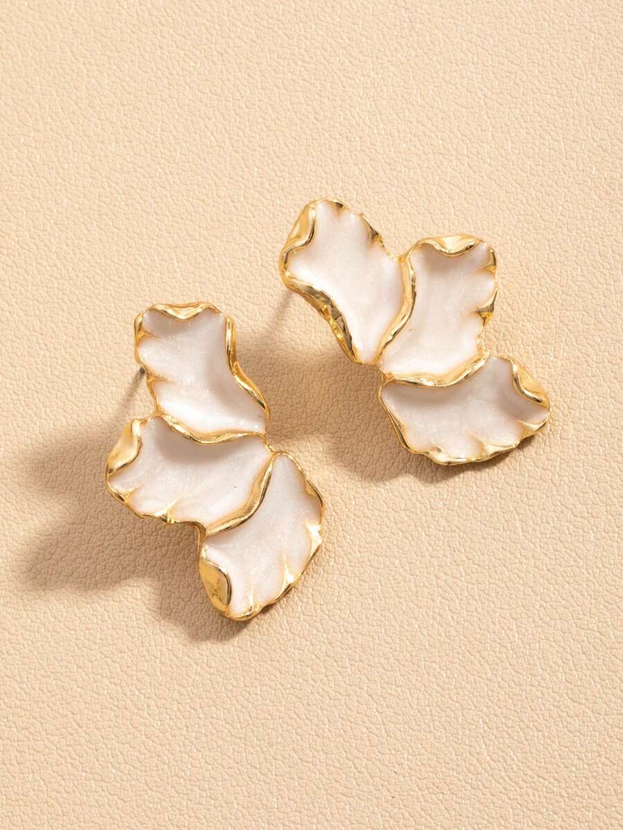 1 Pair Of Spring And Summer Creative Design Half Ear Maple Leaf Flower Earrings, Petal Drip Oil Earrings, Valentine's Day Accessories - White - View 1