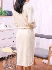 1 件套带袖浴袍，披肩领，长袍，纯色，珊瑚绒，柔软，吸水，适用于家庭、酒店、泳池、休息室、个人使用、礼物浴袍女士淋浴情侣睡衣睡袍女士家居服连帽男士冬季加厚长法兰绒套装易于清洗 - 白色 - 查看 4