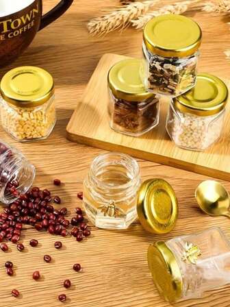 Tarros de miel de vidrio hexagonales mini de 1.5 oz - Set de 1 pieza/4 piezas/10 piezas/20 piezas/30 piezas, con bandeja de madera, tapas doradas, tarjetas de agradecimiento y cordel de arpillera, ideal para baby showers, bodas y fiestas, también excelente como recuerdos de boda y de fiesta
