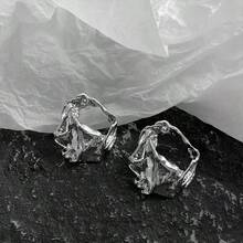 زوج من أقراط أنيقة غير متماثلة مجوفة من السبائك المعدنية، هدية للنساء، عيد الحب