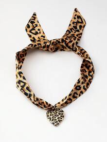 1 Pc Fall Winter Leopard Print Heart Locket Pendant - Cheetah Animal Print Scarf Necklaces With Heart Charm - Women Fashionable Jewelry For Daily Wear , Dating - Gift For Mother Wife Friends