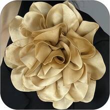 Exquisite Satin Rose Brooch, Elegant Camellia Large Brooch Lapel Pin, Suitable For Women's Weddings, Parties, Proms, Banquets, Dresses, Formal Wear Accessories, Jewelry Gifts (Gold): Clothing, Shoes, And Jewelry - 米色 - 查看 1