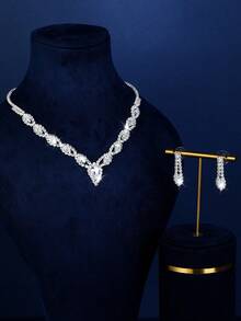 1套时尚首饰，包括项链、耳环、手链，适合女性日常佩戴、婚礼、派对等。 - 白色 - 查看 8