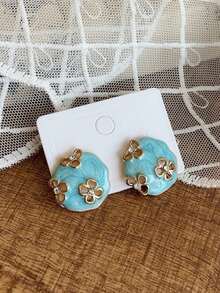 1对精致法式复古琉璃花卉夸张耳环，阿芙罗狄蒂花园，小众高端度假风耳环，蓝色镂空花朵耳钉 - 圓形藍色花朵 - 查看 4