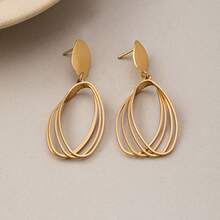 2pcs Women's Unique Fashion Hollow Geometric Asymmetrical Earrings