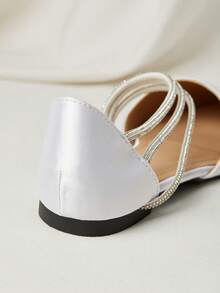 Giày bệt nữ được thiết kế với dải đá giả, khoét lỗ, giày mũi nhọn thời trang và thanh lịch cho mùa xuân và mùa hè, giày cưới màu trắng, giày khiêu vũ, giày chống trượt, giày dự tiệc đính đá giả gợi cảm, dép xỏ ngón khoét lỗ, giày ba lê màu trắng, giày làm việc, dép xỏ ngón, giày cô dâu, dép xỏ ngón nữ cho mùa hè, giày thoáng khí. Quà tặng Giáng sinh mùa đông cho ngày lễ tình nhân - trắng - Xem 6