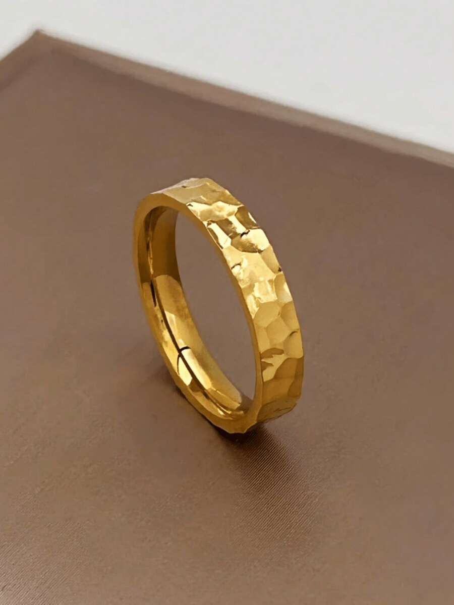 1pc Vintage 18K Gold Plated Stainless Steel Hammered Texture Ring, Suitable For Women's Daily And Wedding Wear, Gift