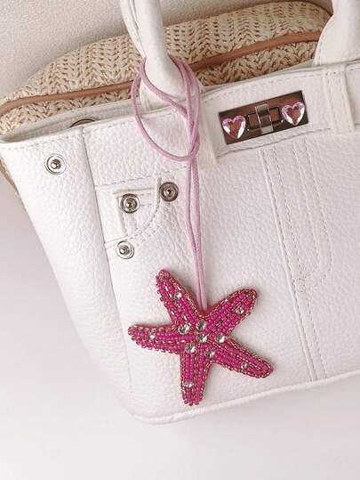 龙虾和水母主题包袋吊饰，包括钻石水母、串珠心形和闪亮樱桃图案。它们可以用作包袋吊饰、汽车钥匙链，或作为生日、节日和返校季送给家人、朋友和爱人的小礼物。