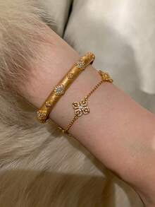 1pc Zirconia Flower Bracelet For Women, Fashion Luxury Elegant Romantic Unique Niche Design Delicate Accessory Suitable For Party, Gathering, Banquet, Daily Wear, Valentine's Day Gift