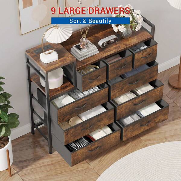 Cómoda de 9 cajones con estación de carga, cómoda alta para organizar tu armario con estantes, marco de metal y madera para TV de hasta 45 pulgadas, ideal para sala de estar y dormitorio.