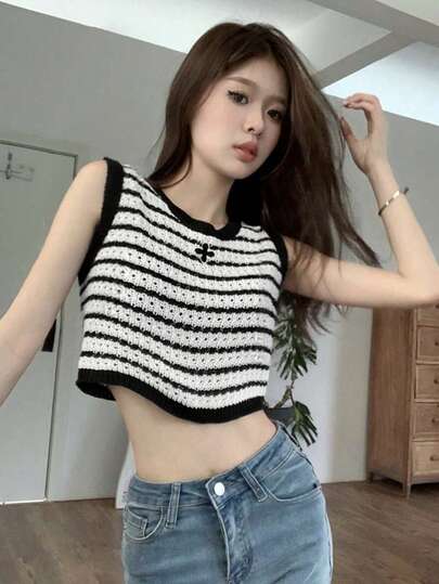 Áo len dệt kim cổ tròn kẻ sọc vintage Niche dành cho nữ