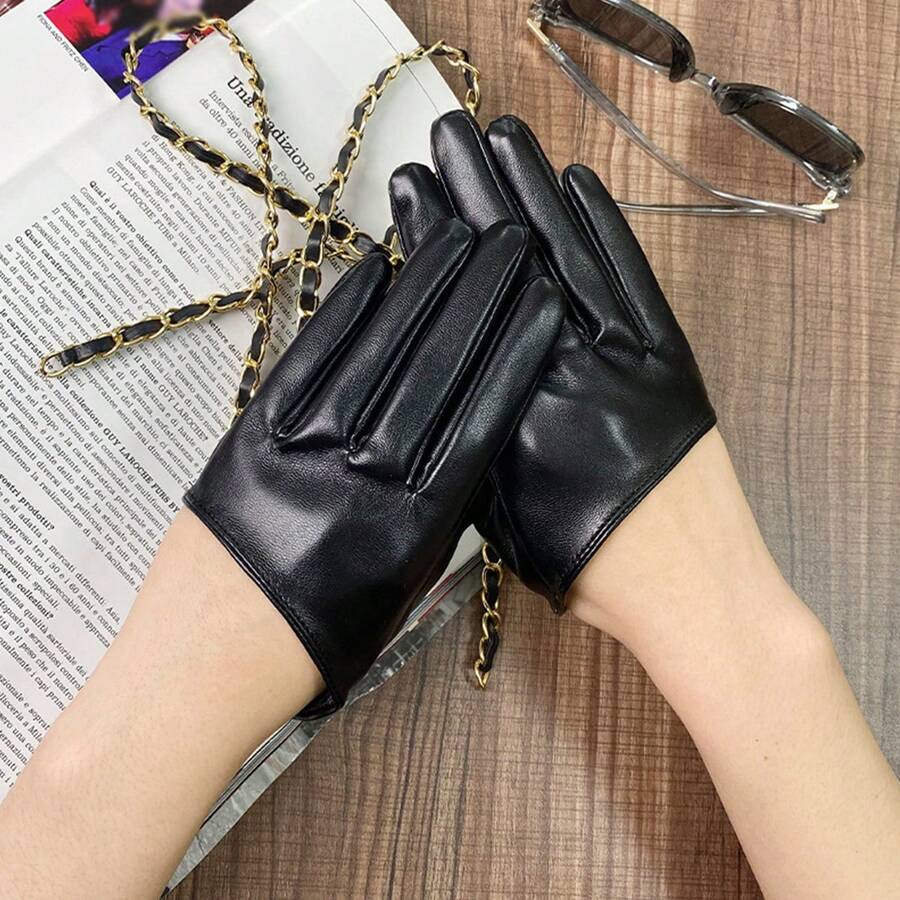 1 Pair Of Half-Palm Imitation Leather Gloves For Dance Performances, With A Simple Style And Imitation Leather Material For Half Palms. The Flexible Wrist Guard Design Helps With Dance Movements And Is A Special Accessory For Dance Performances