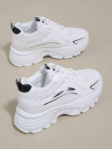 2025 Nuevos tenis de malla transpirables de verano, delgados y de patchwork, zapatos casuales deportivos para mujer, plataforma de suela gruesa, versátiles para estudiantes