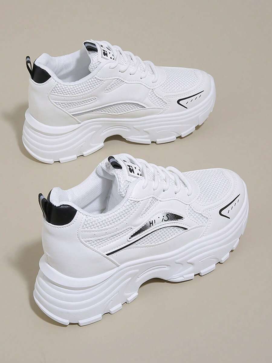 2025 Nuevos tenis de malla transpirables de verano, delgados y de patchwork, zapatos casuales deportivos para mujer, plataforma de suela gruesa, versátiles para estudiantes