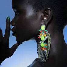 1 Pc New Fashionable  Earrings Personalized Fluorescent Green Exaggerated Tassel Earrings Shining Accessories Earrings - 銀色 - 查看 6