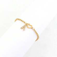 A Latest And Popular Heart-Shaped Bracelet, Featuring 26 Different Pattern Designs Ranging From A To Z, Paired With A Gold-Plated Stainless Steel Chain Bracelet Accessory. (Suitable For Women To Wear)