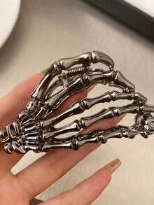 Horror Skeleton Claw Hair Clip Gothic Style Hair Accessory For Couples, Perfect For Easter Gift Street Devil Accessories Hair Clips Hair Jaw Clip Hair Clamps Hair Clutch Hair Catcher Clip, Halloween Accessories, School Stuff, College  Skull    Zinc Alloy    Metal - 黑色 - 查看 2