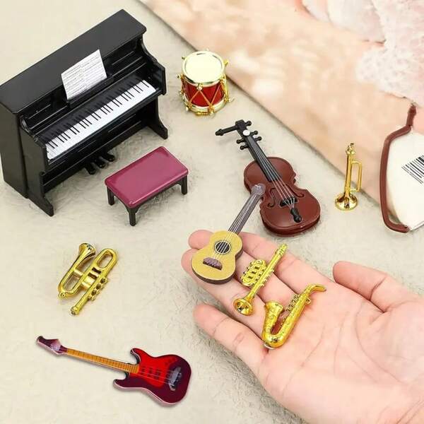 11 piezas Conjunto de instrumentos musicales en miniatura - Modelos a escala 1:12 de piano, guitarra eléctrica, trompeta, violín y saxofón, accesorios de instrumentos, piano clásico y guitarra realistas, adecuados para decoración y colección de casas de muñecas, props de fotografía, accesorios de escritorio de oficina, regalos para músicos, decoración de sala de música/banda, adornos de escritorio, decoración de dormitorio, decoración de jardín de hadas, decoración de micro paisaje DIY, regalos personalizados, artículos de colección