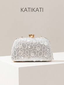 Silvery Flower Sequin Crossbody StylishSilver Purse For Women, ElegantRandom FloraEmbroidered EveningSilver Clutch Bag,Prom AccessoriesBridesmaid Gifts,Fashion Retro ChainEvening Bag, Mini Box Bag For PartyGirls,Bride,College Students, Rookies &White-Collar Workers For Party, Prom,Wedding Summer Bag,Beach Bag,Vacation Bag,Holiday Bag