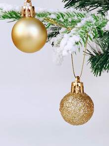 24 piezas de adornos de bolas de Navidad doradas, decoraciones de árbol de Navidad, adornos colgantes para fiestas navideñas para coronas, guirnaldas y árboles interiores/exteriores, bolas de árbol de Navidad doradas, adornos con diseño preensartado, decoración navideña festiva para fiestas navideñas, coronas, guirnaldas, decoración navideña para el hogar, regalos de Navidad, decoración navideña