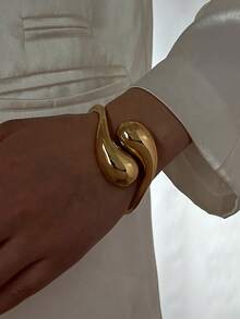 1 Vòng tay dạng vòng tròn thiết kế bất đối xứng cỡ lớn thời trang dành cho nữ, đeo hàng ngày, dự tiệc, hẹn hò - Vàng - Xem 1