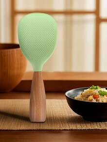 1 ملعقة أرز من السيليكون، خالية من الروائح وصديقة للبيئة. مقبض خشبي فاخر. أنيقة وقوية، مقاومة للحرارة. ملعقة أرز دوارة، ملعقة أرز لا تلتصق، ملعقة أرز قائمة، ملعقة تقديم ذات مقبض خشبي. مناسبة لجميع أنواع طناجر الأرز والمكونات، لا تلتصق، سهلة التنظيف.
