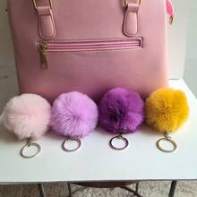 1 件男女通用毛绒球钥匙扣，卡通绒球吊坠装饰，适合送给朋友和家人仿兔毛球吊坠、钥匙扣、包袋配饰、绒球钥匙扣、蓬松仿兔毛绒球钥匙圈，适合女士吊坠配饰万圣节配饰教师节圣诞节礼物创意 - 彩色 - 查看 2
