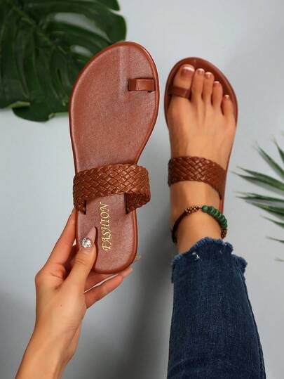 Women's Toe Loop Flat Sandals, Simple & Comfortable Slip-On Slippers, Casual Indoor/Beach Flip Flops