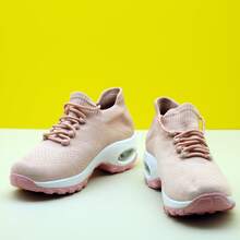 Damskie, białe i różowe, dzianinowe, lekkie, amortyzowane, codzienne trampki, wsuwane buty na platformie w stylu vintage