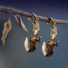 Circular Earrings For Women With A Gothic And Unique Style, Inspired By The Silvery Animal Bat Vampire Mythological Creature. - 金色 - 查看 1