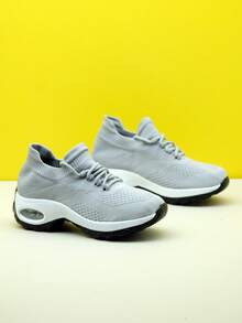 女士白色和粉色针织轻质缓冲休闲运动鞋，复古一脚蹬袜鞋 - 淺灰色 - 查看 2