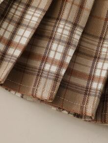 3 件套女婴休闲可爱活泼套装 - 简约衬衫 + 熊补丁和蝴蝶结背心 + 百褶裙