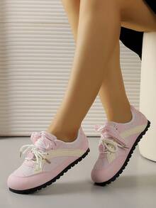 أحذية رياضية من الجلد الصناعي بنمط ربطة الدانتيل، لطيفة وحلوة