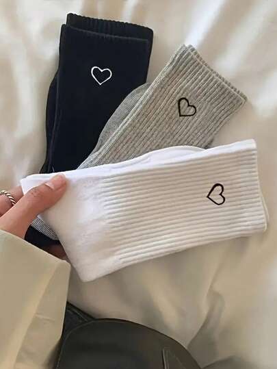 3pairs Heart Shaped Pattern Thick And Comfortable Sports And Leisure Long Socks, Suitable For Both Men And Women, In Black, Gray, And White2pcs/6pcs/10pcs/12pcs/16pcs/18pcs/20pcs/24pcs/30pcs