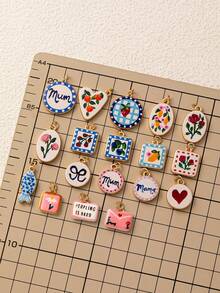 1 Piece Of Cute Printed Cat, Flower, Snail, Piglet, Horse, Pigeon, Moon, Cake Pattern Pendant, Electroplated With 18K Gold, Suitable For DIY Jewelry Accessories, Necklaces, Bracelets, Earrings, Keychains, Bag Chain Accessories, Women's Jewelry Accessories, Gold-Plated Pendant, Trinkets