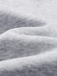 秋冬季加大码男士灰色卫衣，宽松版型，加绒保暖，宽松腹部设计显瘦，长袖翻领，适合外穿。