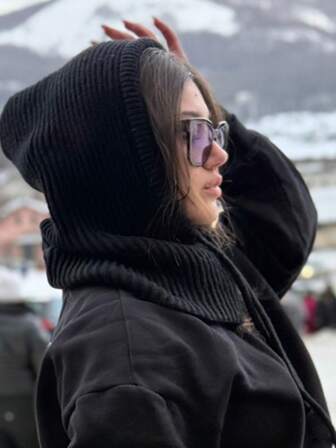 1pc Women's Balaclava Hat, Fashionable Knitted Hood, Drawstring Knit Ski Cap, Suitable For Daily Skiing, Street, Outdoor, Random Color