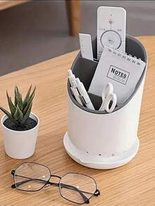 1个多功能耐用厨房收纳盒，筷子和餐具沥水架，采用坚固的PP材质制成，适用于厨房、客厅、返校季和其他场合。