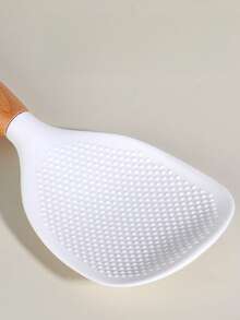 1 ملعقة أرز من السيليكون، خالية من الروائح وصديقة للبيئة. مقبض خشبي فاخر. أنيقة وقوية، مقاومة للحرارة. ملعقة أرز دوارة، ملعقة أرز لا تلتصق، ملعقة أرز قائمة، ملعقة تقديم ذات مقبض خشبي. مناسبة لجميع أنواع طناجر الأرز والمكونات، لا تلتصق، سهلة التنظيف.