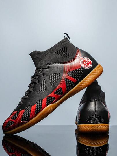 1. Fotbollsskor för inomhusbruk 2. Träningsfotbollsskor för 5-mannalag för pojkar 3. Professionella fotbollsskor för flickor och tonåringar för män 4. Platta unisexskor i läder