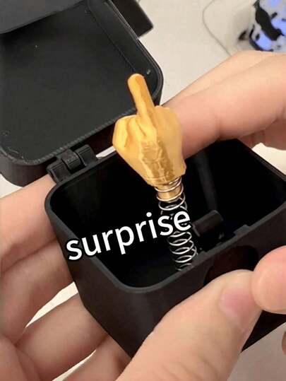 Caja de regalo sorpresa, caja, regalo de broma perfecta con mano que salta, con caja para adultos, estatua de mano de broma novedosa, regalo de Navidad divertido, caja de regalo, gema, caja de anillo de compromiso, mano impresa, doble broma, sorpresa, alegría, broma, regalo divertido, agrega atmósfera, para tu madre, padre, esposa, novia, novio, esposo o amigo en su cumpleaños, fiesta o reunión casual con esta encantadora y peculiar caja.