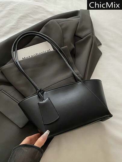 El nuevo bolso de hombro de unicolor con diseño de decoración colgante es un elegante bolso de mano femenino suave, clásico, versátil y de moda, adecuado para compras, carteras, compras, mujeres jóvenes, estudiantes universitarios, recién llegados y trabajadores de cuello blanco. Son muy adecuados para oficinas, universidades, trabajo, negocios, viajes al trabajo, actividades al aire libre, viajes y salidas.