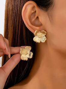 1 对时尚、优雅、迷人的四叶花瓣耳钉，适合女性日常佩戴 - 金色 - 查看 1