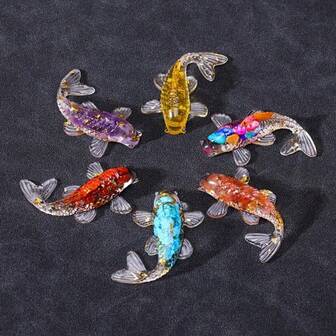 1 件水晶原石和环氧树脂鱼饰品 - 可爱的锦鲤雕像、创意家居装饰、办公桌面和汽车配件、独特的节日礼物