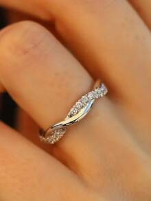 1 PC Elegant Cubic Zirconia Ring For Women For Wedding Engagement Band Jewelry Gift