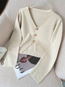 Women's New Style Exquisite Vintage Solid Color V-Neck Irregular And Diverse Metal Button Down Long Sleeves Top, Elegant And Fashionable Slit Hem Daily Commuting Sweater, Fall And Winter, Mother's Day - Apricot - View 4